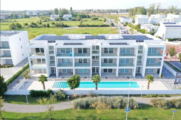 Saint Tropez Apartments, Забронировать  Отели Венето с парковкой, Парковка