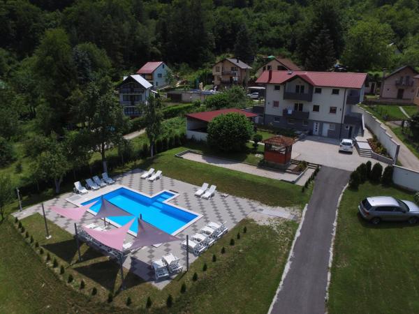Vila Dzenana Boracko Jezero, Забронировать  Отели Кониц с бассейном, Бассейн