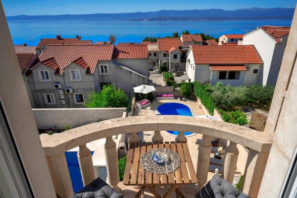 Hektorovic poolside apartments, Забронировать Апартаменты/квартира Бол Брач