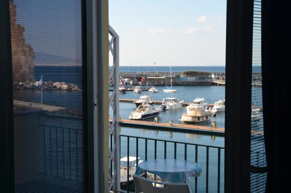 SEAINSIDE HOUSE - PENISOLA SORRENTINA, Забронировать  Отели в центре Пьяно-ди-Сорренто, в центре
