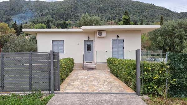 Villa Kipourio, Забронировать  Отели Ипсос с парковкой, Парковка