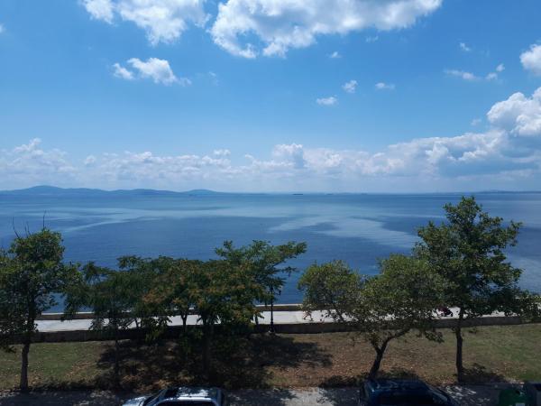 Стаи за гости WEST, Забронировать  Отели Burgas Coast с парковкой, Парковка