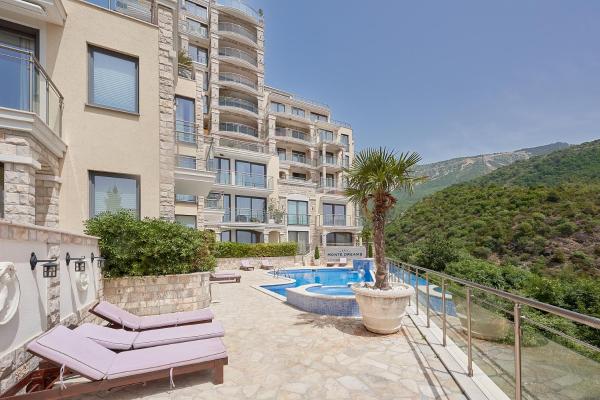 BigMontenegro Dreams, Забронировать  Отели Бечичи с бассейном, Бассейн