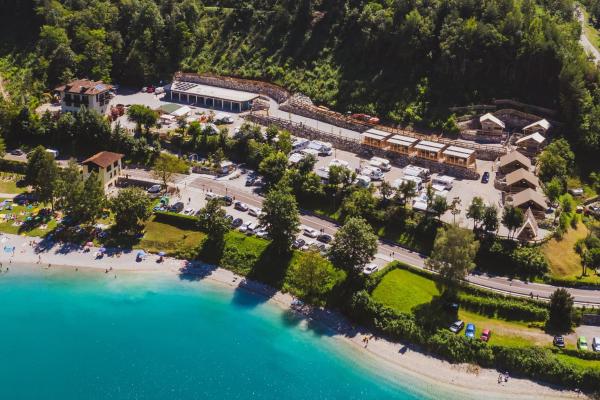 BEST LEDRO CAMPING, Забронировать  Отели Valle di Ledro с парковкой, Парковка