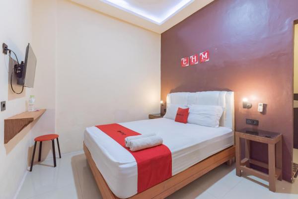 RedDoorz at Hotel Rumah Kita near Gedung Negara Cirebon, Забронировать  Чиребон провинция Западная Ява