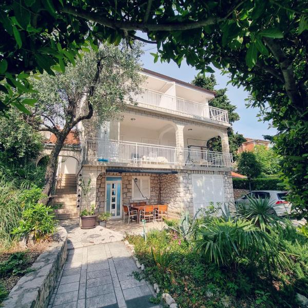Villa Margarita, Забронировать  Отели Приморско-Горанской жупания с парковкой, Парковка