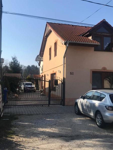 Car-es panzió, Забронировать  Отели в центре Вельки-Медер, в центре