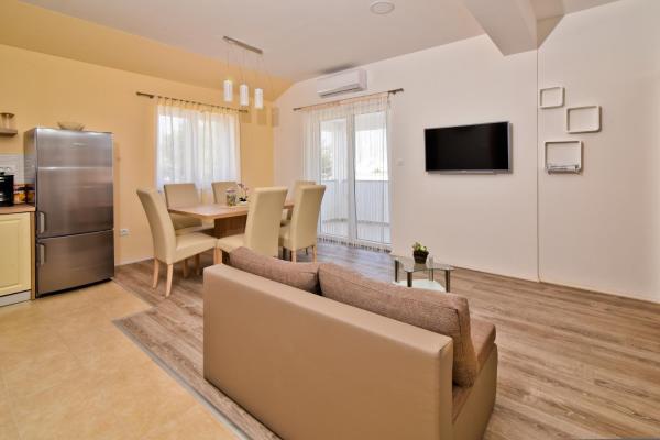 Apartments Mica, Забронировать Апартаменты/квартира Врси Задарская жупания