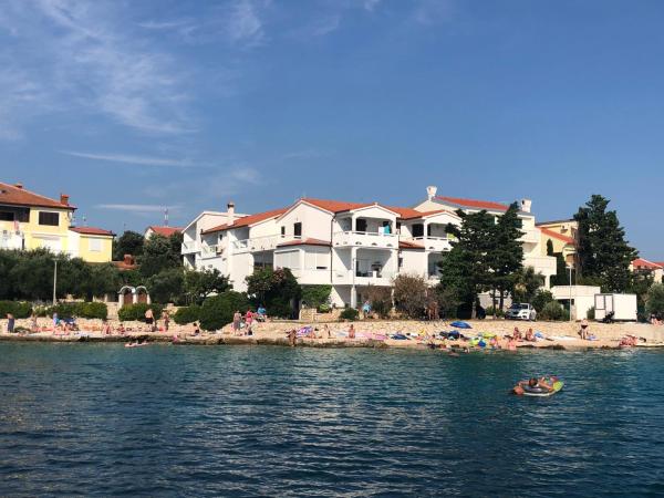Croatia Mandre, Забронировать  Мандре Остров Паг