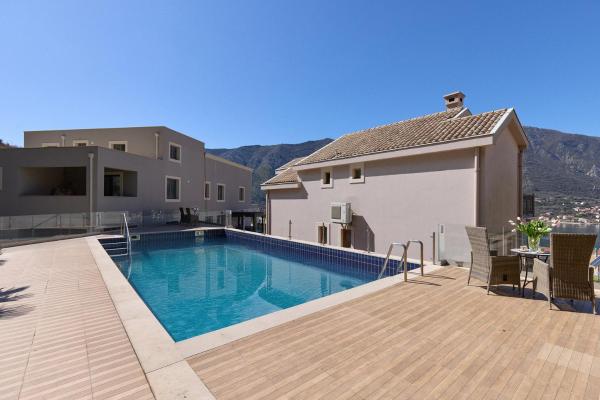 Nautica Studios With Outdoor Pool, Забронировать  Котор 