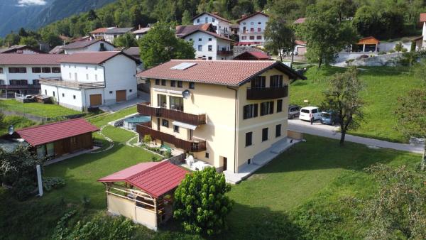 Apartma Logar, Забронировать  Отели Кобарид с парковкой, Парковка