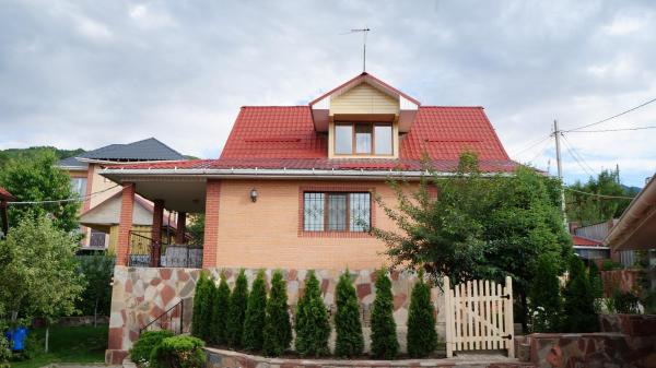 Karloff Villa, Забронировать  Отели Алматы с парковкой, Парковка