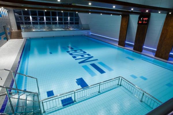 Domki Holenderskie Eden Resort & Spa, Забронировать  Отели Мельно с бассейном, Бассейн