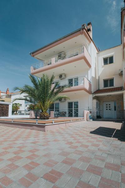 Inside Apartments, Забронировать Апартаменты/квартира Отели Керамоти с парковкой, Парковка