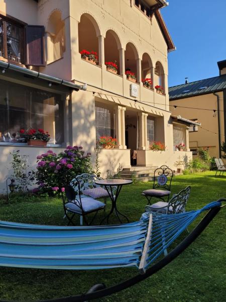 Aronson Villa Tusnad, Забронировать  Отели Трансильвании с парковкой, Парковка