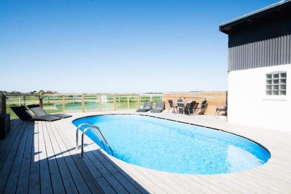 Idestrup Bed and Breakfast, Забронировать  Отели Идеструпа с бассейном, Бассейн