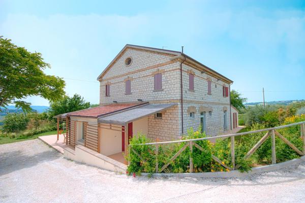 Agriturismo Casa Rossi di Paolo Rossi, Забронировать  Нумана Conero