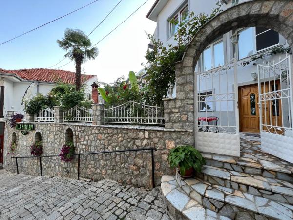 Villa Metulevi, Забронировать  Охрид Lake Ohrid, рядом с Saint Pantelejmon