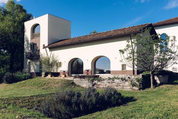 Il Borgo della Raia, Забронировать  Отели Пьемонта с парковкой, Парковка