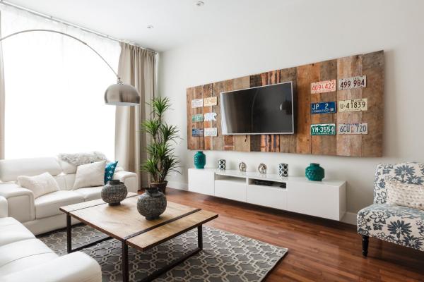 MTLVacationRentals - The FabFour, Забронировать  Отели Монреаля с парковкой, Парковка