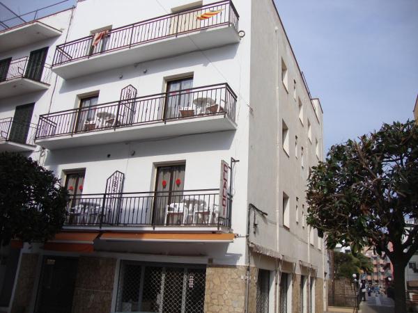 Apartaments Claudi, Забронировать  Тосса-де-Мар Коста-Брава, рядом с Пляж Мар-Менуда