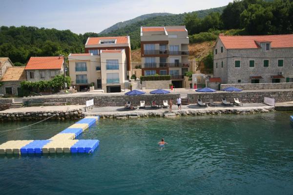 Apartments Villa Jelena, Забронировать Апартаменты/квартира Отели Тиват с парковкой, рядом с Пляж Светионик, Парковка