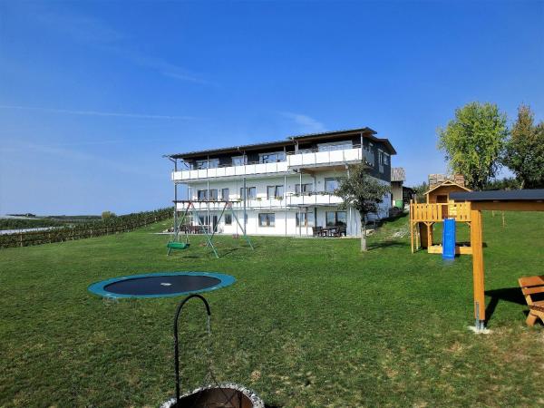Ferienhof Raither, Забронировать  Отели Баден-Вюртемберга с парковкой, Парковка