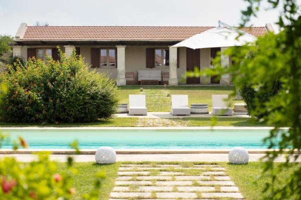 Masseria 30 Mogge, Забронировать  Отели Муро-Леччезе с парковкой, Парковка