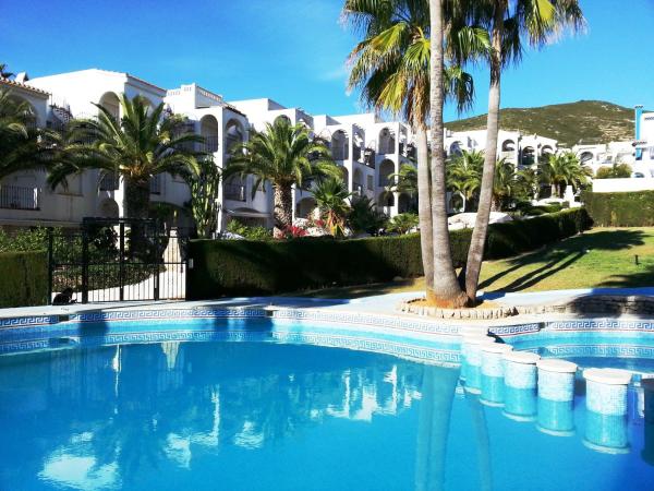 Bertur Font Nova, Забронировать  Отели Пеньискола с бассейном, рядом с Cala de l'Aljub, Бассейн