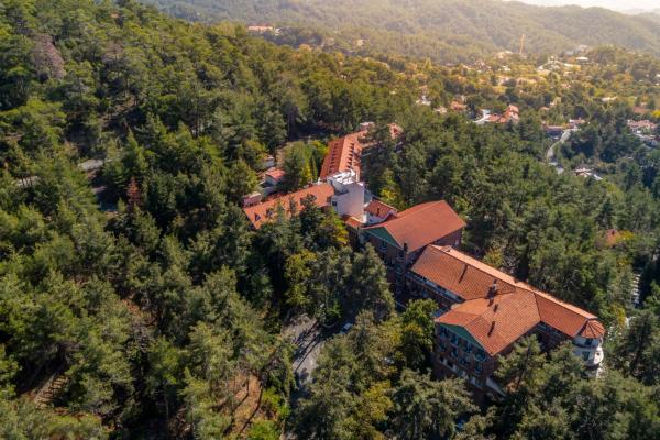 Forest Park Hotel, Забронировать  Отели Троодос с парковкой, Парковка