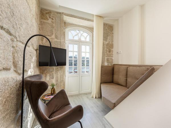 Charming riverview apartment in Porto