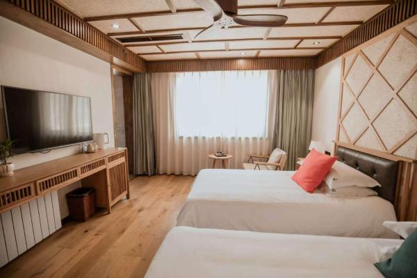 Floral Hotel · Yixing listen to the wind Hotel