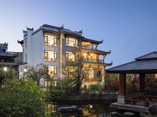 Floral Hotel· Wuyuan Huiyuge Hotel (Wuyuan High-speed Railway Station Shop)
