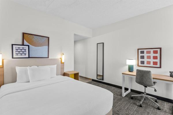 Spark by Hilton Des Plaines Chicago O'Hare