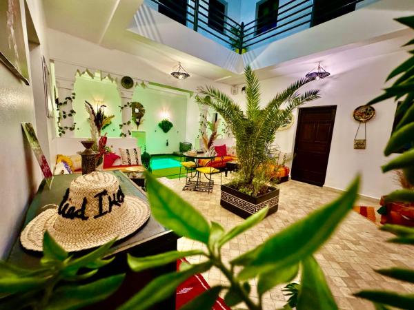 Riad Iklil hcekarram, Забронировать  Марракеш Марракеш-Тенсифт-Эль-Хауз, рядом с Парк Кибер