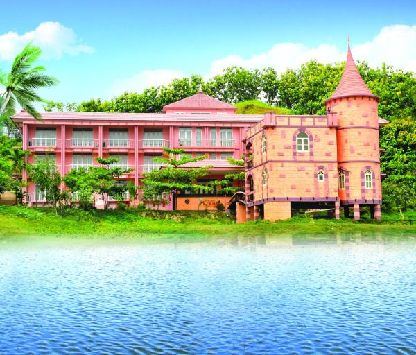 Foy's Lake Resort, Забронировать  Отели области Читтагонга с бассейном, Бассейн