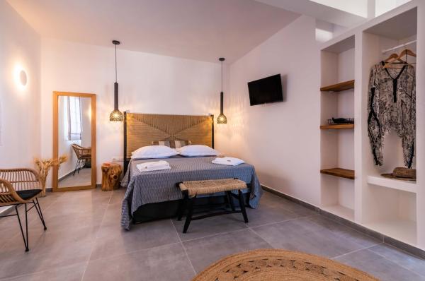 Milos Del Sol Studios