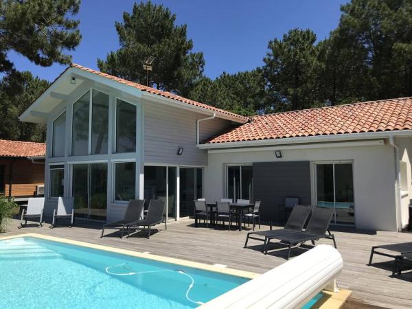 Villa avec piscine privée et wifi - 8 pers. - FR-1-878-1, Забронировать  Отели Аквитаний с парковкой, Парковка