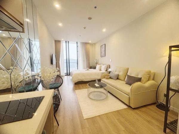 Homestay nhà YLY - Icon 40, Забронировать  Отели Халонг с парковкой, Парковка