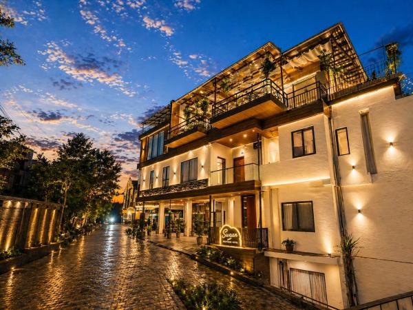 SWAR Kasauli - Suites, Cuisine, Bar & Cave Party, Забронировать  Отели Касаули с парковкой, Парковка