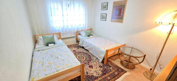 Guest House Fatima, Забронировать  Отели Сараево с парковкой, рядом с Фонтан Себилж, Парковка