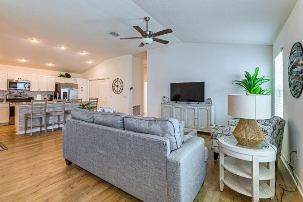 1 Mi to Eastport Square | Waters Edge Escape