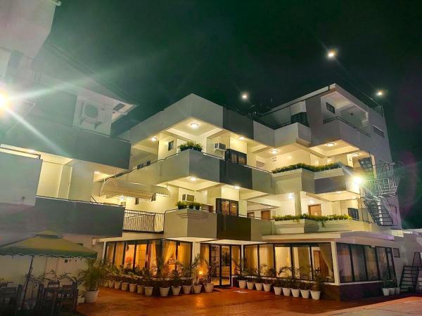 ZKB Twins Hotel, Забронировать  Отели Генерала Сантос с парковкой, Парковка