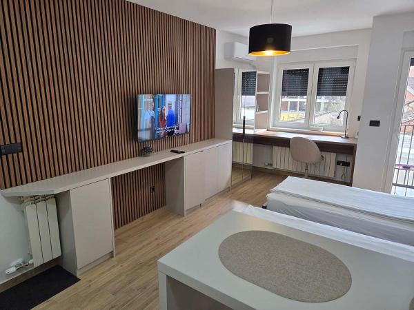 Apartmani Optimist, Забронировать  Отели Валево с парковкой, Парковка