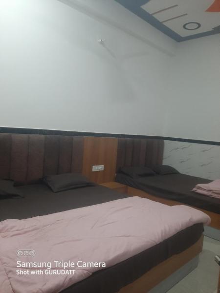 shloka guest house, Забронировать  Khātu штат Раджастхан