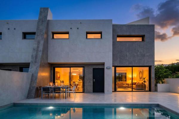 VillasRoyale Leon Luxury starts with heated pool, Забронировать  Маспаломас Гран-Канария Юг