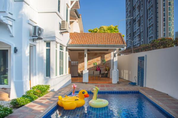 Hera FahRimhad Pool Villa-Jomtien Beach, Забронировать  Отели Джомтьен-Бич с парковкой, Парковка