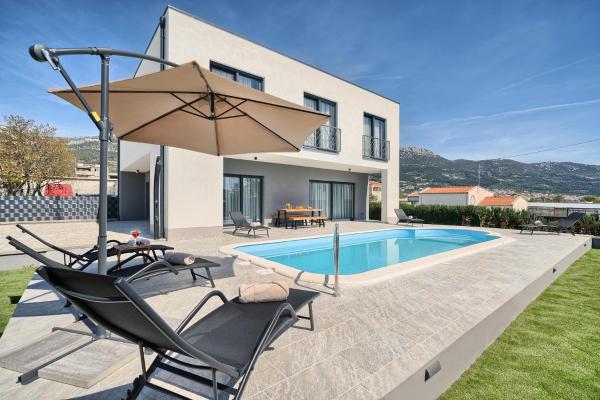 Villa Ammi - swimming pool&barbecue