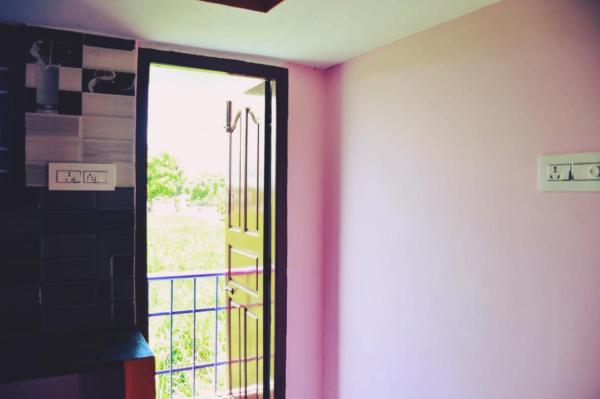 Ramana Maharshi Guest House - Pilgrim Stay for Temple Darshan & Girivalam, Забронировать  Отели Тируваннамалай с парковкой, Парковка
