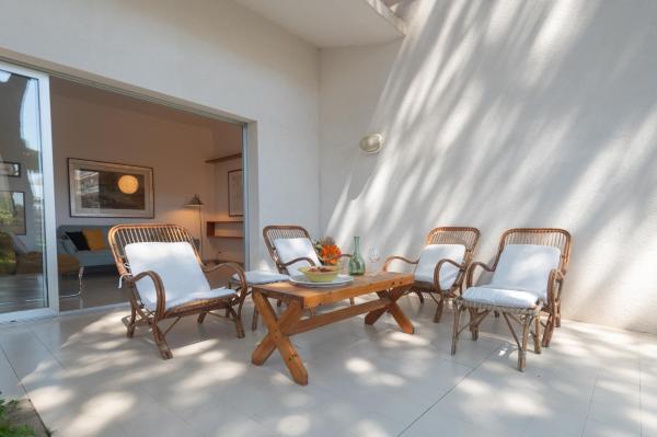 Villa Montecristo - Marina di Campo, Забронировать  Отели Марина-ди-Кампо с парковкой, Парковка